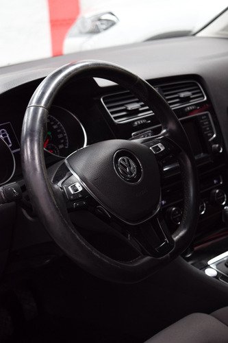 Imagen 17 de 19 de Volkswagen Golf 2015 1.4 Highline Tsi Dsg