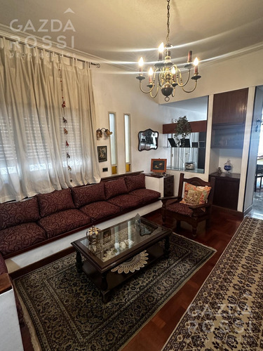 Casa En Venta En Adrogue