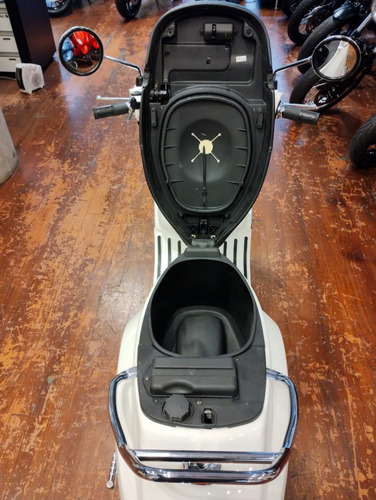 Imagen 11 de 15 de Vespa Vxl 150