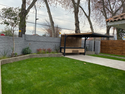 Recién Remodelada, Piscina, Jardin, Vende Sin Comisión!!!