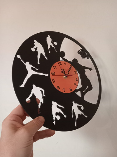 Reloj De Basquet Artesanal Negro Naranja