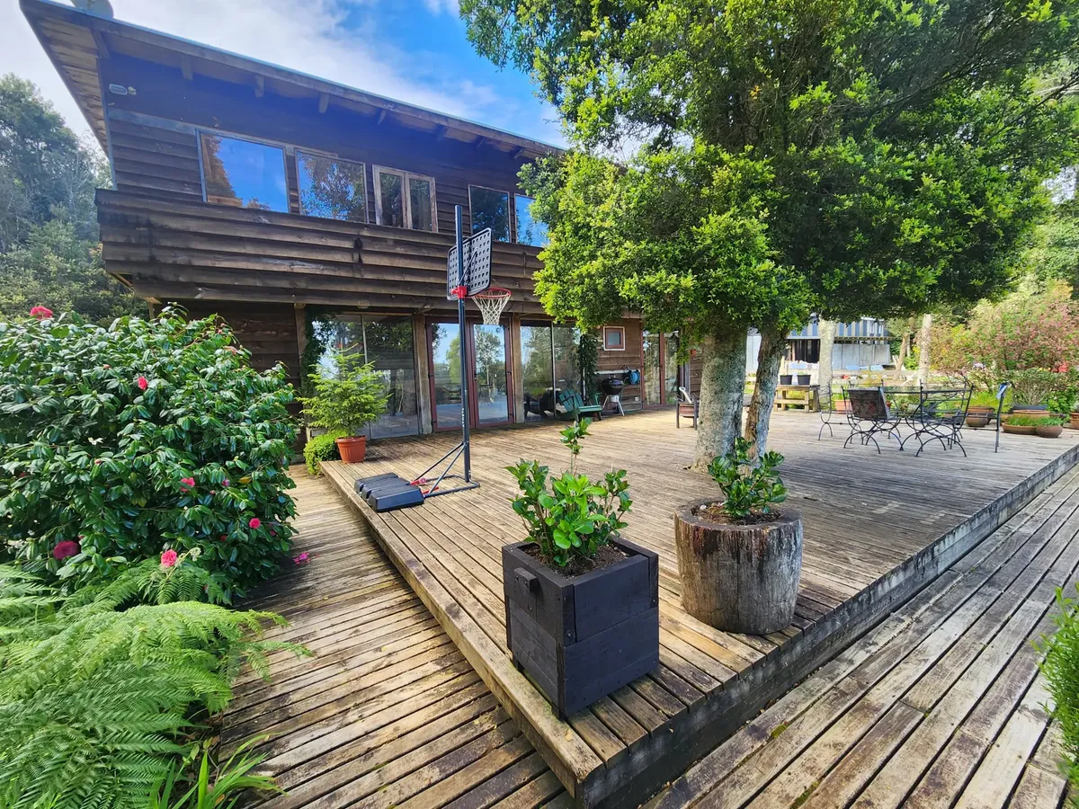 Imagen 2 de 30 de Casa En Venta En Puerto Varas Con Piscina Y Terraza