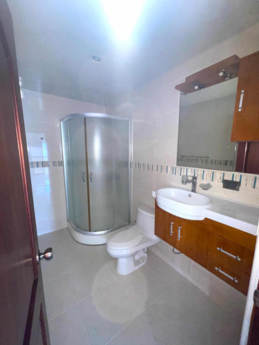 Apartamento Tipo Penthouse Ubicado En Zona Privilegiada