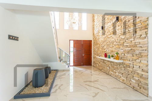 Imagen 2 de 28 de Casa En Venta De 4 Dormitorios C/ Cochera En Barrio Privado Terralagos
