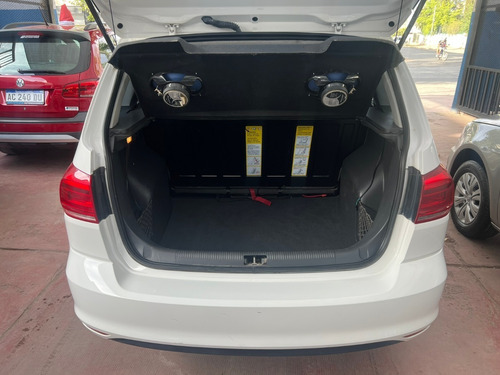 Imagen 6 de 8 de Volkswagen Suran 1.6 5d 060 2015