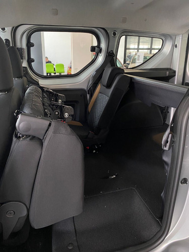 Renault Kangoo Stepway - Tres Formas De Retiro (rr)