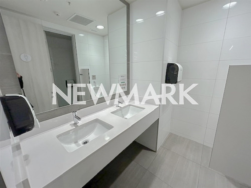 Excelente Local Comercial En Arriendo En Las Condes