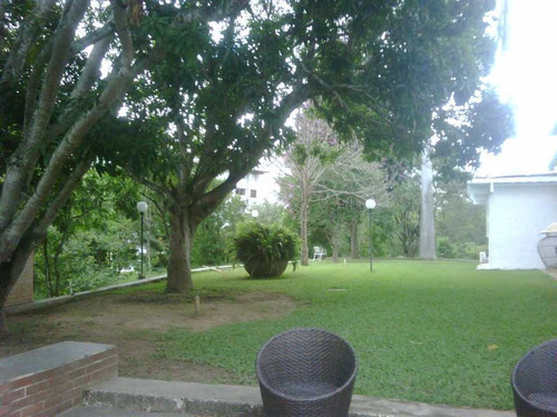 Imagen 16 de 19 de Vendo Casa 860m2 6h+s/5b+s/27p Cerro Verde 2626