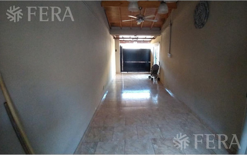 Imagen 11 de 21 de Venta Casa Para Dos Familias De 5 Ambientes Con Patio Con Parrilla Y Quincho Wilde (30145)