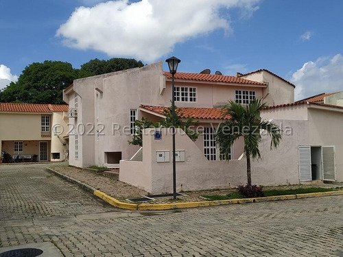 Townhouse Muy Bien Ubicado Dentro Del Conjunto, Acceso Con Doble Seguridad