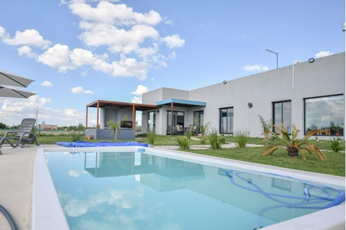 Imagen 2 de 25 de Casa En Venta 4 Dormitorios En El Mirador