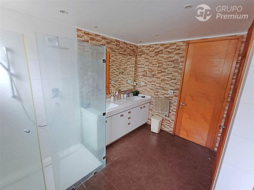 Casa En Venta Av. Bosques De Montemar En Concón