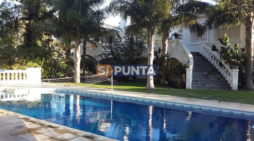 Imagen 2 de 4 de Gran Residencia En Venta