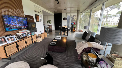 Venta: 2 Dormitorios Edificio P18 Playa Mansa Punta Del Este