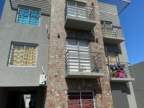 Imagen 1 de 12 de Departamento En Venta En José C Paz