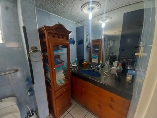 Casa En Venta En Los Colores. Cod V12695