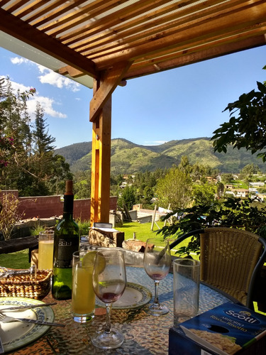 Bonita Casa Con Amplio Terreno