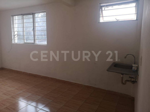 Venta De Edificio En Avenida Las Torres, Iztapalapa, Cdmx