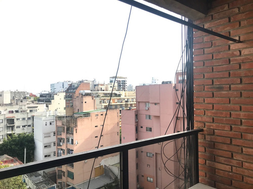 Venta Monoambiente Luminoso Con Balcon A Mts Subte