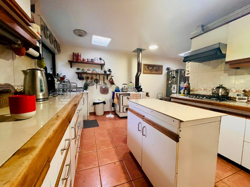 Casa 5d 3b Quincho Dentro De Pje. Cerrado Con Portón Automát