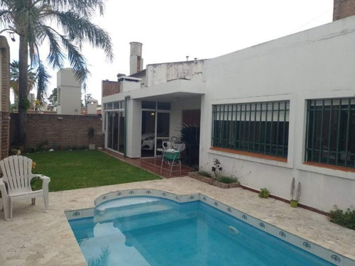 Imagen 26 de 30 de Bº Las Rosas T:320 M2, 174 M2 Cub. 3 Dor 2 Bños Quincho, Coch, Pat, Pileta Reciben Menor