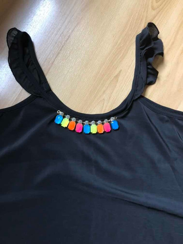 Remera De Gasa - Collar Aplique De Colores - Volados
