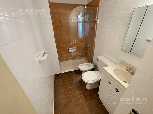 Excelente Semi Piso En Belgrano - Departamento De 4 Ambientes Con Cochera Fija Y Baulera