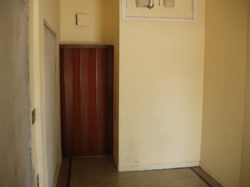 Venta De Local Comercial ,oficina O Vivienda En Buceo!!