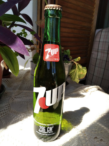 Botella De 7up Llena. Original De Fabrica. Años 80