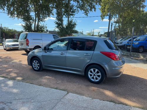 Nissan Tiida 1.8 Hatch