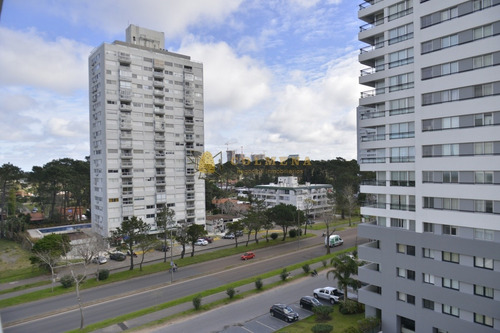 Apartamento Con Excelentes Servicios-ref:3179