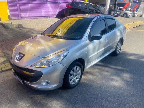 Imagem 1 de 13 de Peugeot 207 Passion 2010 1.4 Xr Sport Flex 4p
