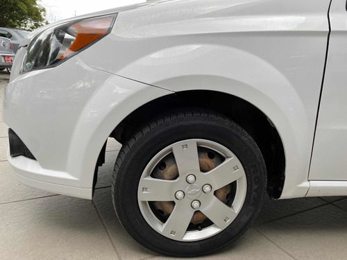 Imagen 7 de 15 de Chevrolet Aveo 2014 1.6 Ls L4 Man Mt
