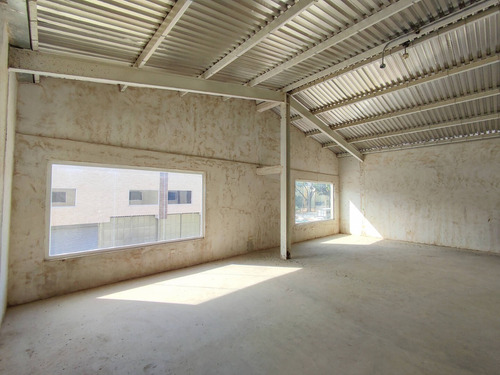 Imagen 9 de 11 de Grecia Nassaralianh Vende 7 Galpones En San Blas Complejo Comercial La Gran Estación
