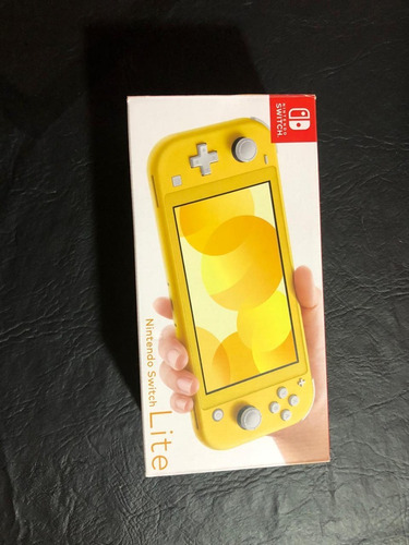 Nintendo Switch Lite Amarilla+ Funda+ 64 Gb Extra