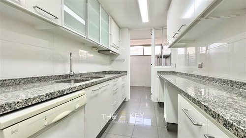 Departamento En Venta De 4 Dorm. En Vitacura