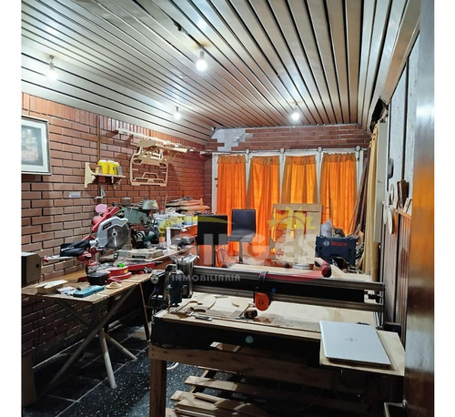 Venta De Casa 5 Amb. En Ramos Mejia Con Fdo. Con Quincho