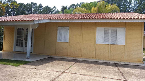 1.500 M², Condomínio Fechado, Casa Em Alvenaria E Piscina !