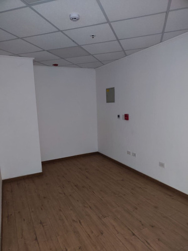 Oficina 6 Box + 4 Baños Torre Del Centro (sin Comisión)
