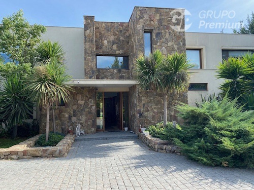 Casa En Venta De 6 Dorm. 7 Baños Piscina En Padre Hurtado