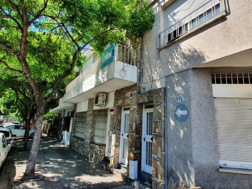 Comodo Departamento, Dos Dormitorios, Patio Con Parillero, Balcon, Sin Expensas !