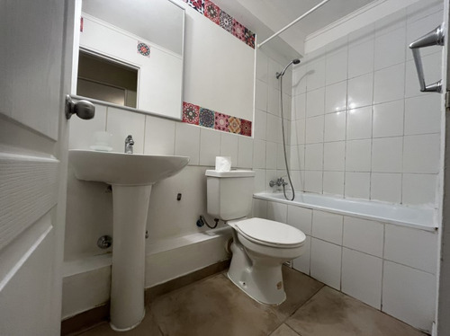Se Arrienda Depto 2d-1b-1e, Av. Francia 330, Gc Incluido