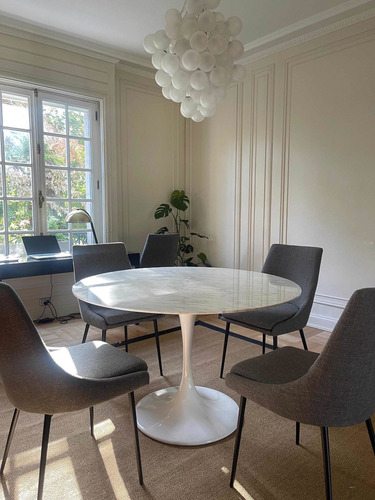 Mesa Comedor Tulip 100 Cmts Mármol Carrara / Kubus