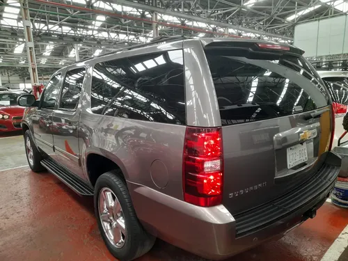Chevrolet Suburban 5.3 Lt Piel Mt