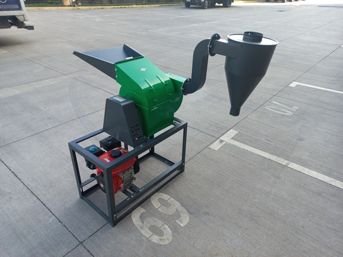 Imagen 1 de 5 de Molino De Martillo, 7,5 Hp Bencinero - Ademaq Maquinarias