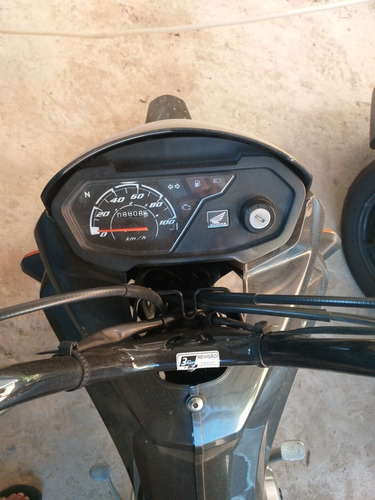 Imagem 2 de 4 de Honda Pop
