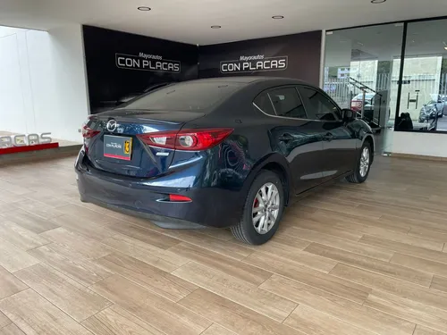 Mazda 3 Sedan 2.0L Touring MT
