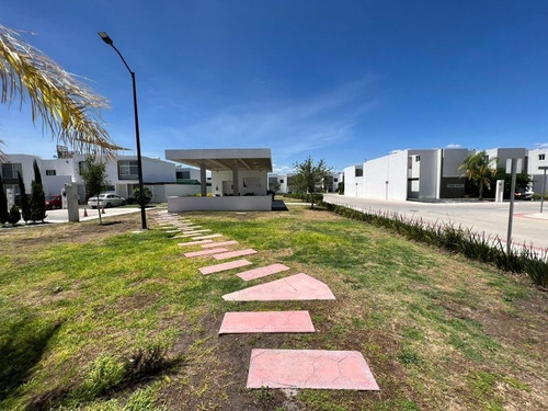 Casa Con Excelente Mantenimiento Y Ubicación. Arf