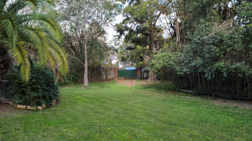 Casa En Venta - 3 Dormitorios 1 Baño - Cochera - 1.417mts2 - Parque Leloir, Ituizangó