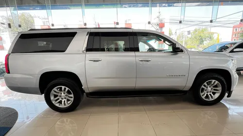 Chevrolet Suburban 5.3 V8 LT Piel 2 Fila Asientos At (B)